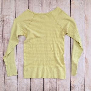 Athleta SMALL Woodridge Moss Green long shirt